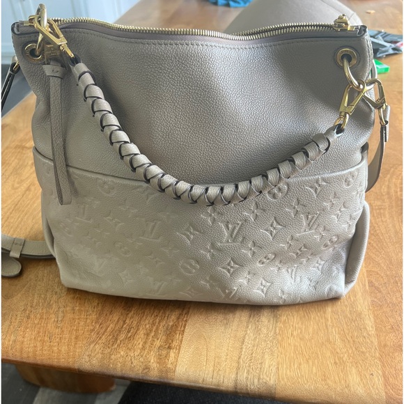 Louis Vuitton Maida Hobo - Picture 10 of 10